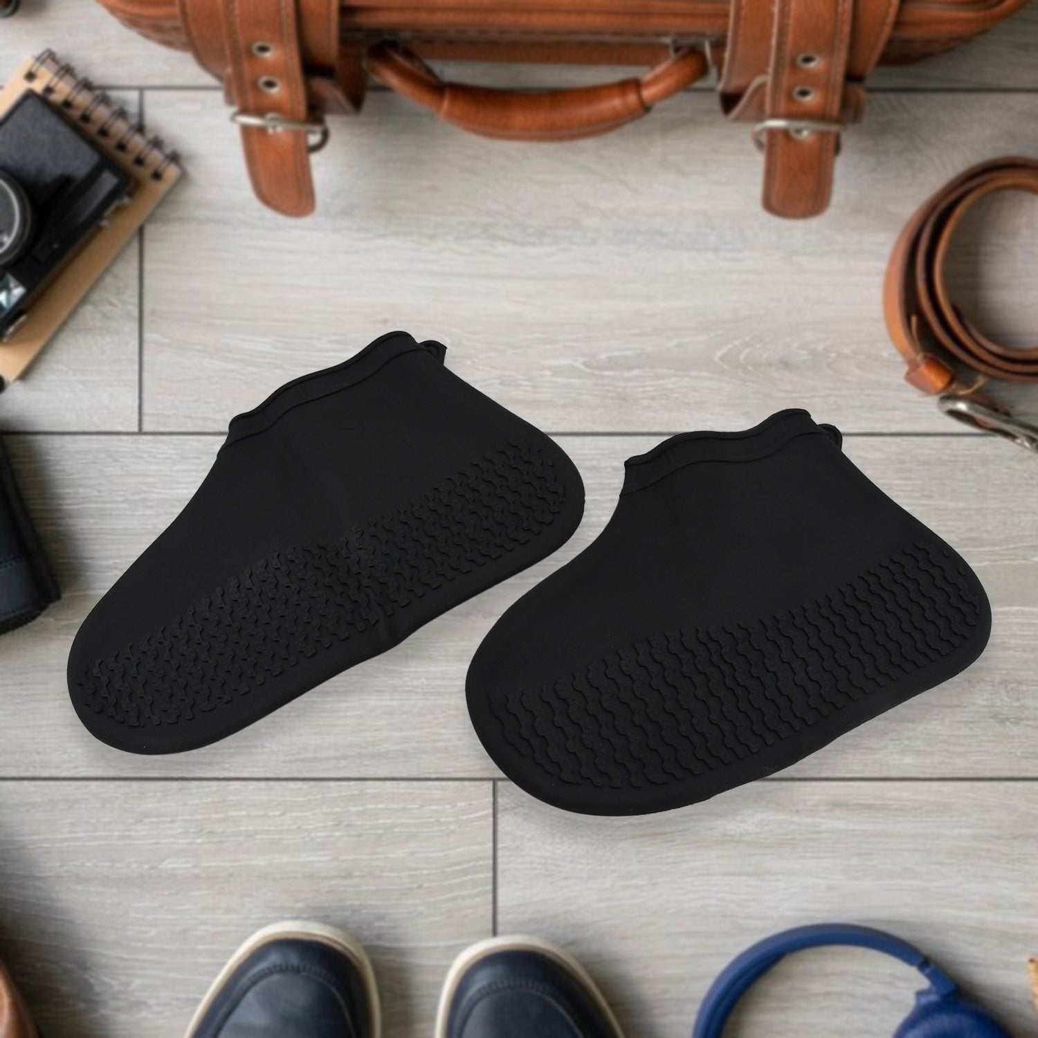 Non-Slip Silicone Rain Reusable Anti skid Waterproof Fordable Boot Shoe Cover (Small Size / 1 Pair / Mix Color) Non-Slip Silicone Rain Reusable Anti skid Waterproof Fordable Boot Shoe Cover (Small Size / 1 Pair / Mix Color)